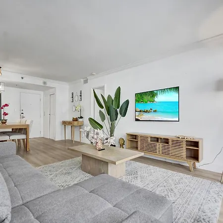 Comfortable Ocean View Condo Beach Service 1214